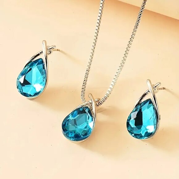 Sea Blue Cut Glass Earring and Pendant Set - Picture 2 of 3